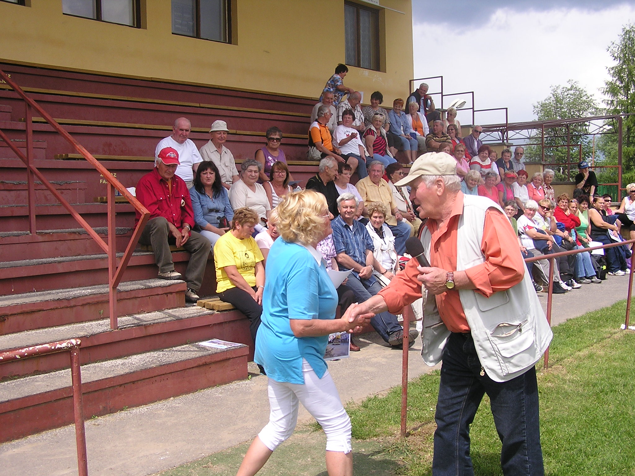 Okresné šport. hry seniorov, 8.6.2013, Dražkovce 058