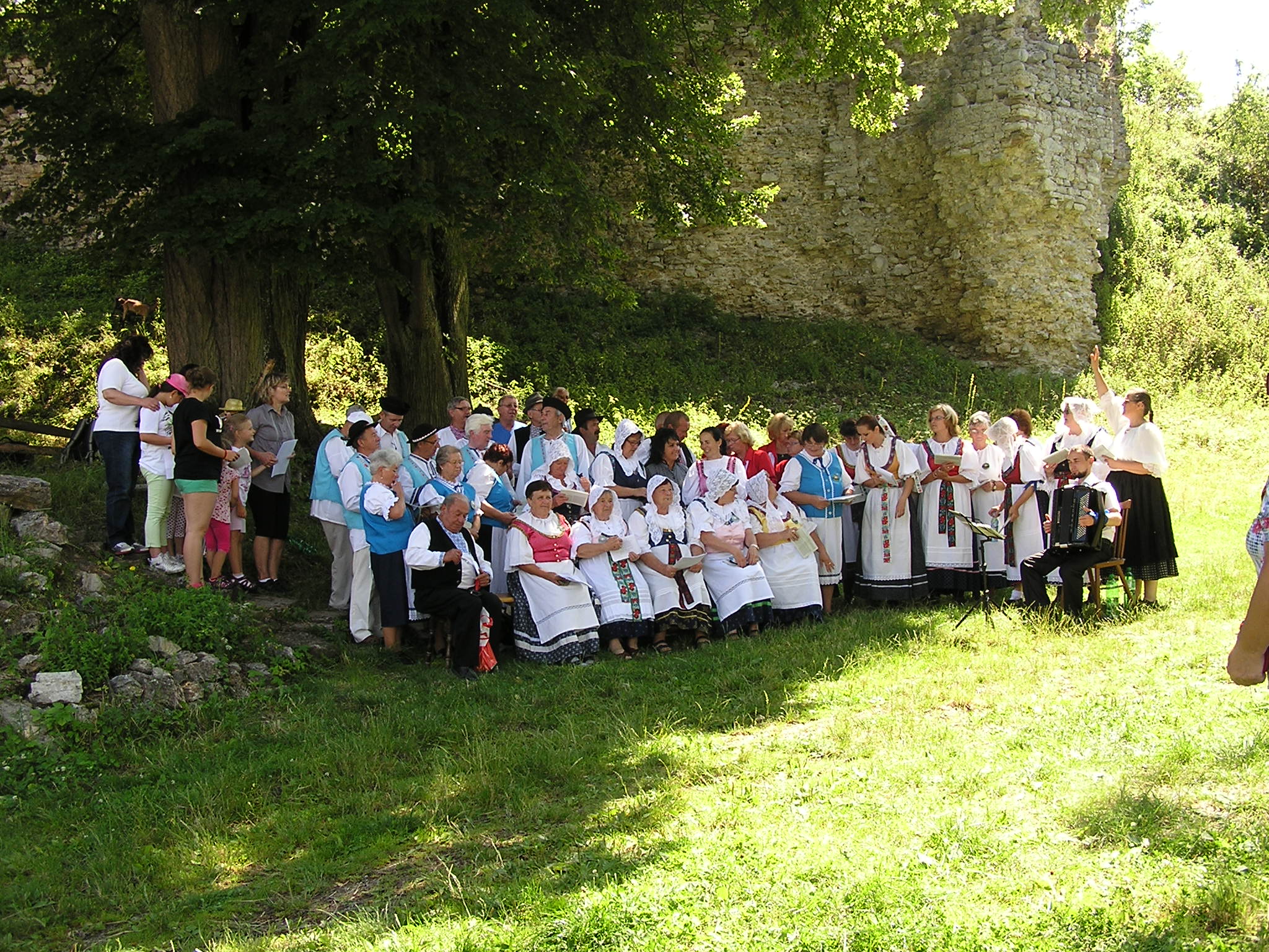 Posolstvo piesní Slovensku a svetu, Sklab. hrad 19.7 (6)